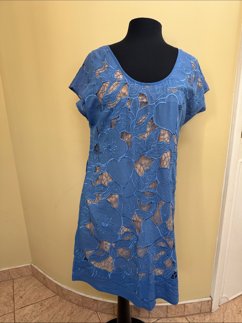 New Chelsea flowers Blue Floral Eyelet Short Sleeve dress M